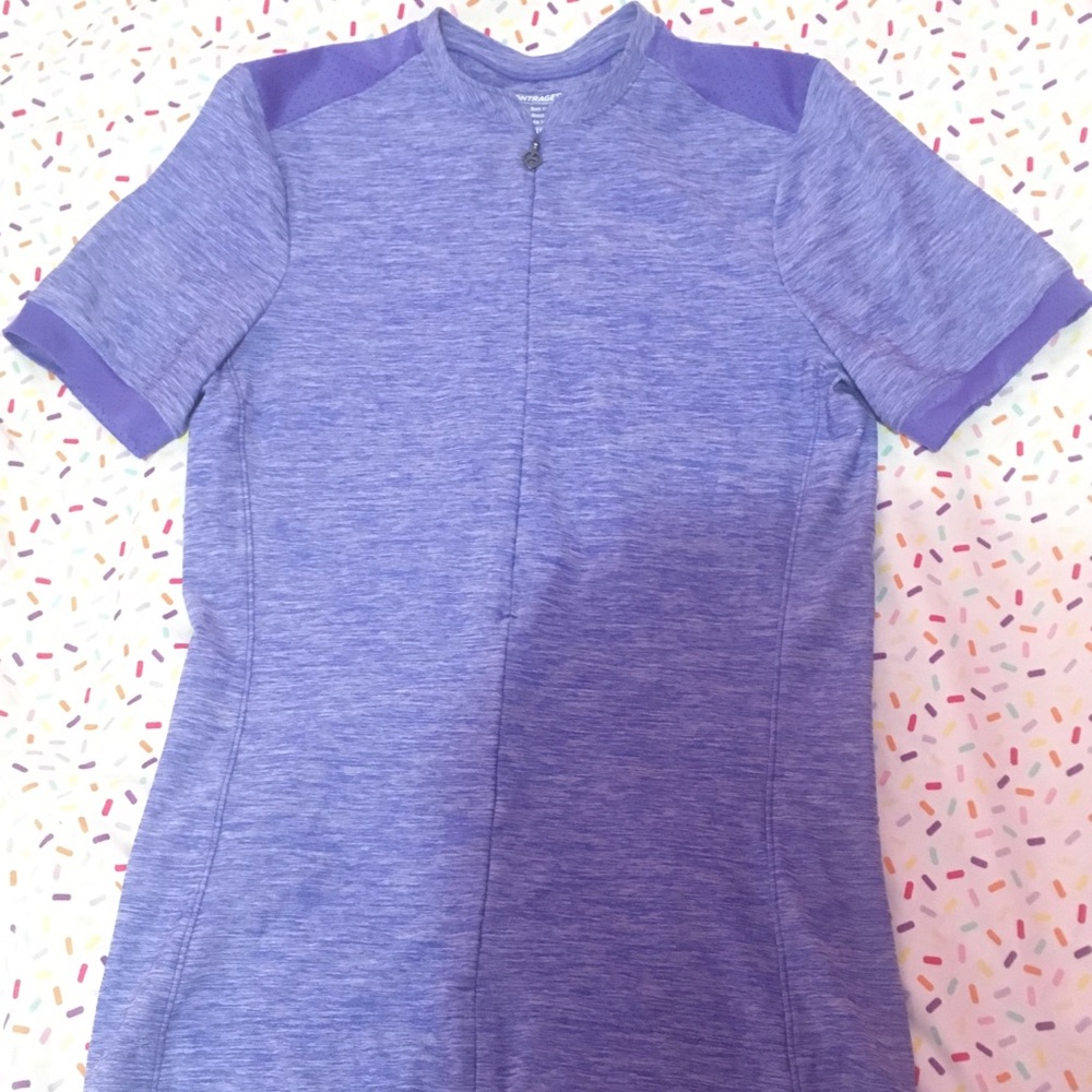 Like New Women’s Workout Top with Pockets - Picture 1 of 7
